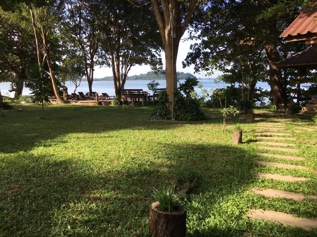 Starlight Beach Resort Koh Phayam Exterior foto